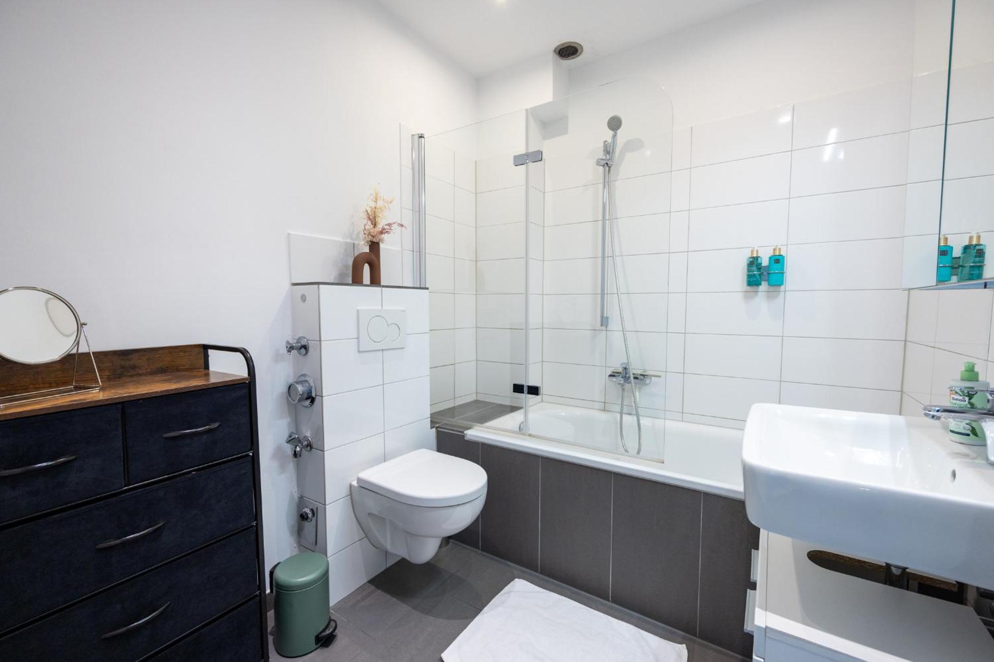 Have-A-Nice-Stay - Nahe Der U-Bahn Nach Hamburg - Natur 1 Minute Entfernt - Baecker & Restaurants 500M - Lidl 800M - Zentrum 1,5Km Ahrensburg Ngoại thất bức ảnh